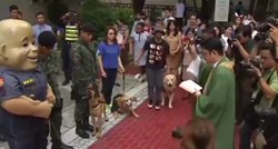 PSEĆI HEROJI  Svećenik blagoslovio policijske pse "bombaše"!