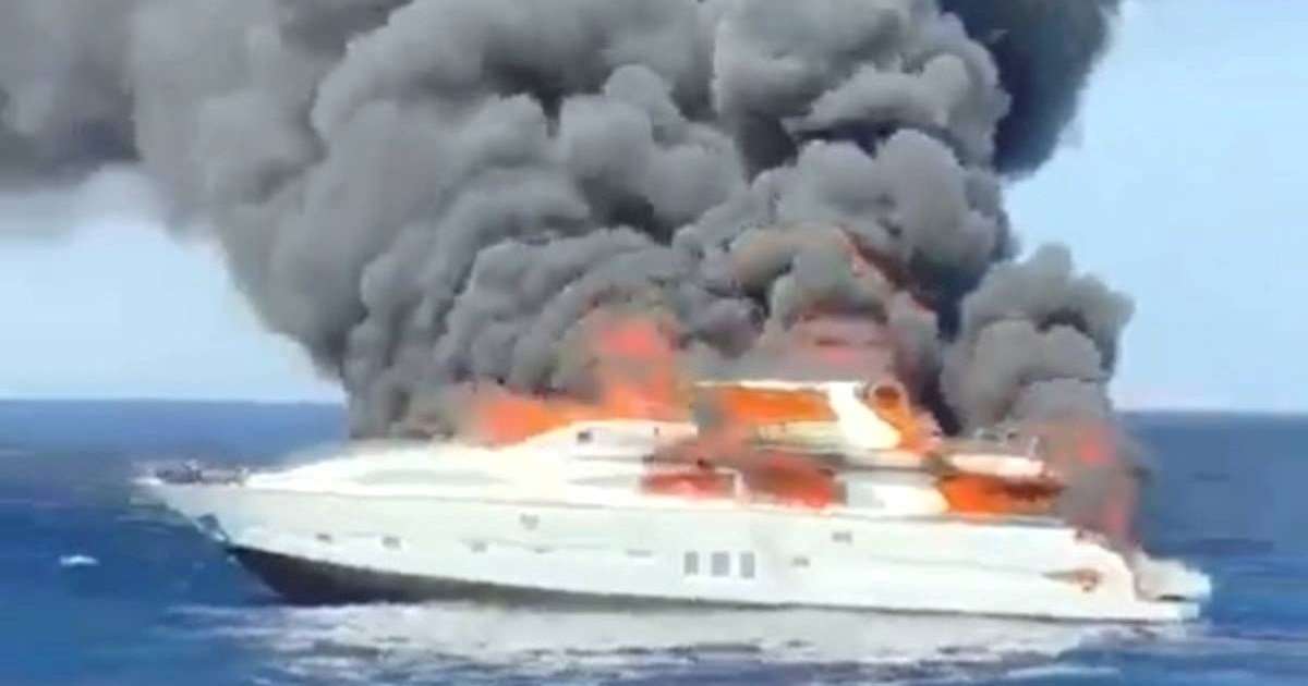 Zapalila se superjahta kod Ibize, pogledajte snimku