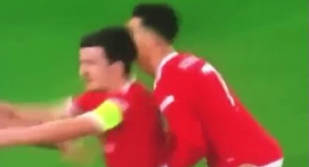Ronaldo i Maguire išli su na loptu iz kornera. Slijedio je viralni urnebes