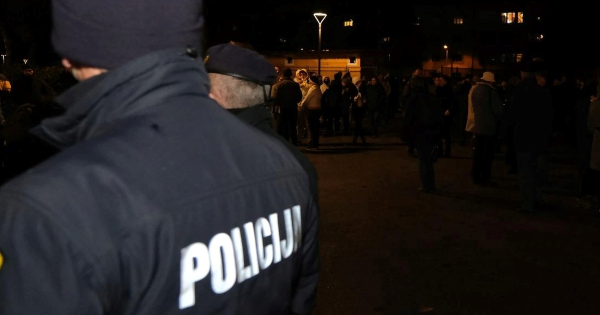 Pijani mladići pretukli maloljetnika i muškarca koji ga je pokušao obraniti