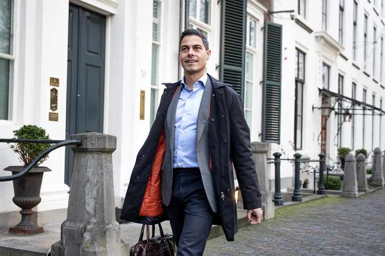 Nizozemska službeno dobila najmlađeg i prvog gej premijera