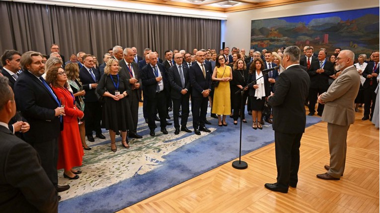 Milanović ugostio stotinjak hrvatskih veleposlanika i konzula