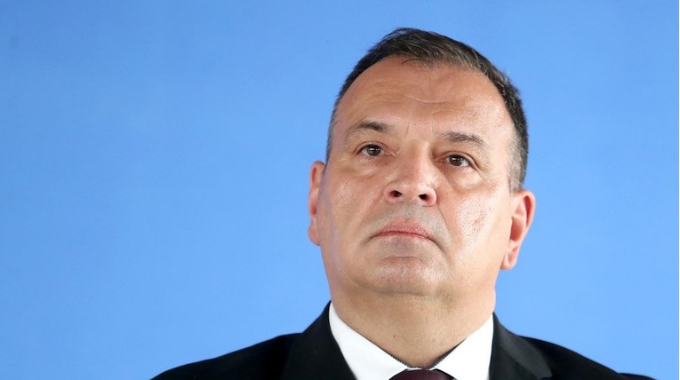 Beroš priprema udar na šefove bolničkih odjela, oni se bune i prijete otkazima