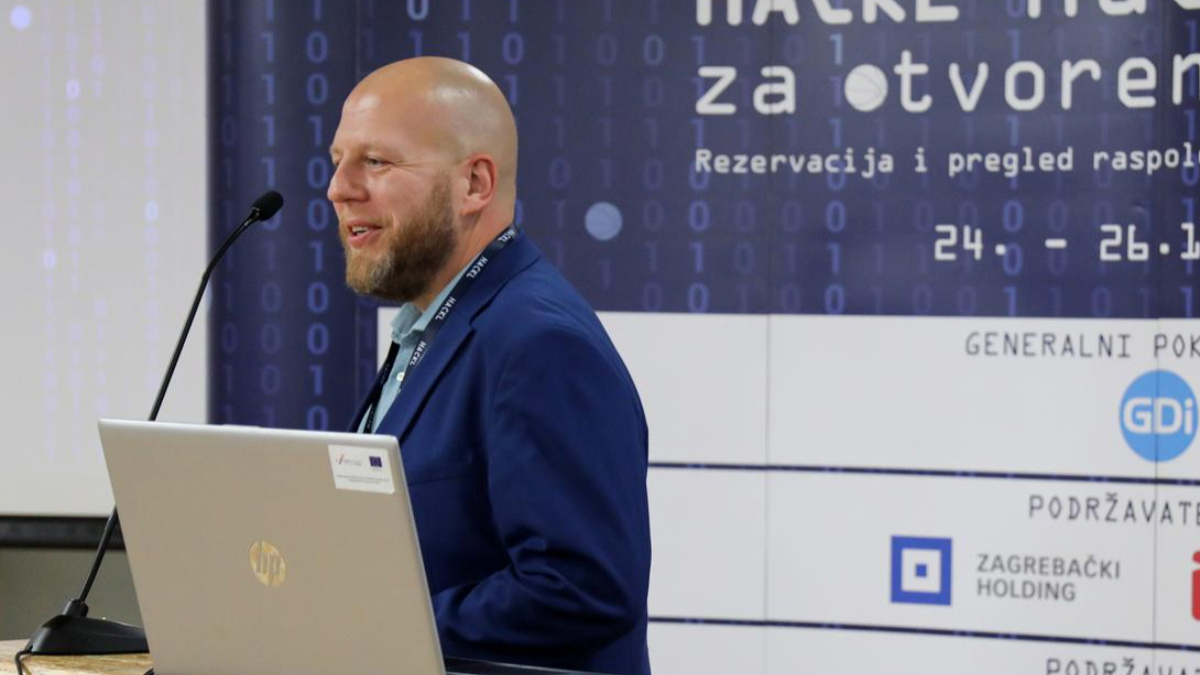 Tomašević: Šef podružnice koji je peglao službenu karticu dao otkaz, izbačen iz Možemo