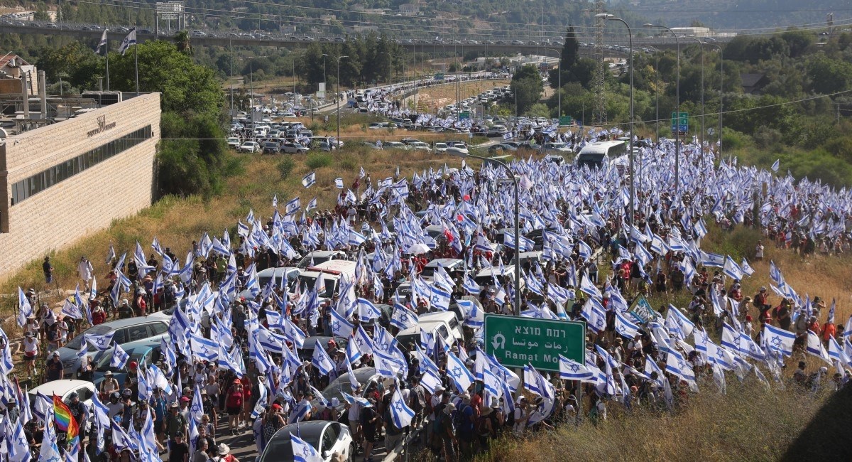 Veliki prosvjedi u Izraelu, Netanyahuu pala podrška