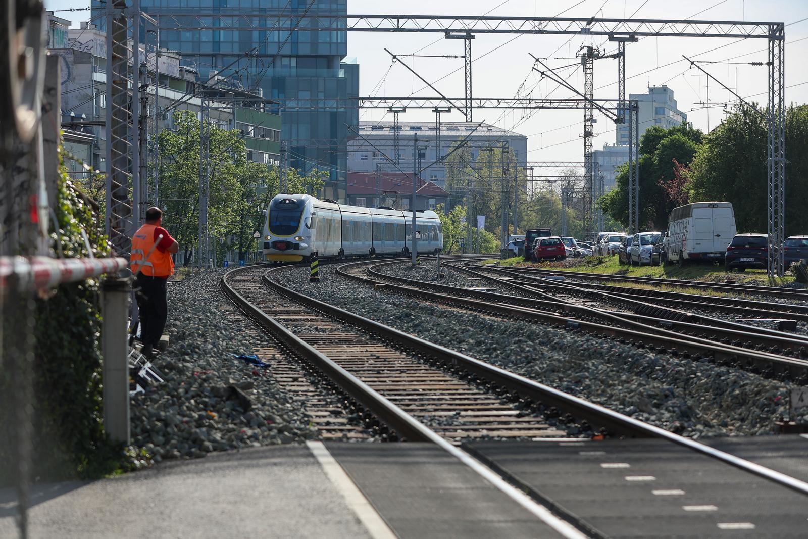 Problemi sa željeznicom u Zagrebu, oštećena mreža. HŽ: Vlakovi kasne i otkazuju se