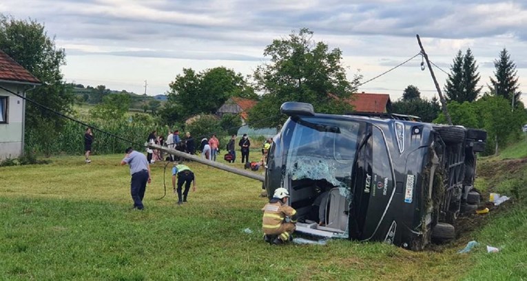 Slovenski autobus sletio s ceste kod Karlovca, vozio iz Berlina za BiH