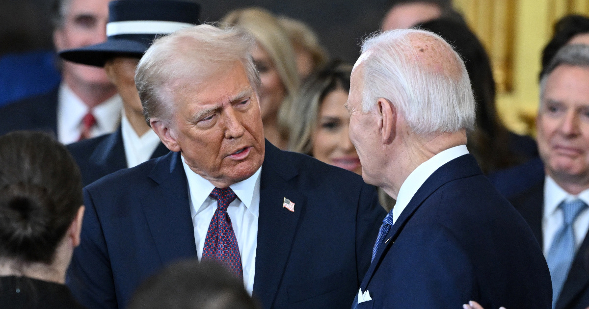 Trump: Dokumenti, naredbe ili ugovori koje je Biden potpisao autopenom su ništavni