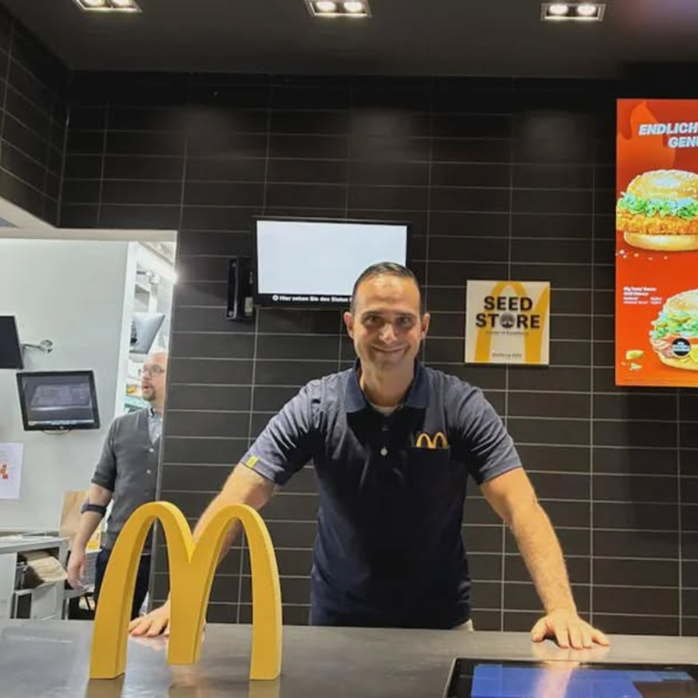 Vodio je Werder i Herthu, sada radi u McDonald'su