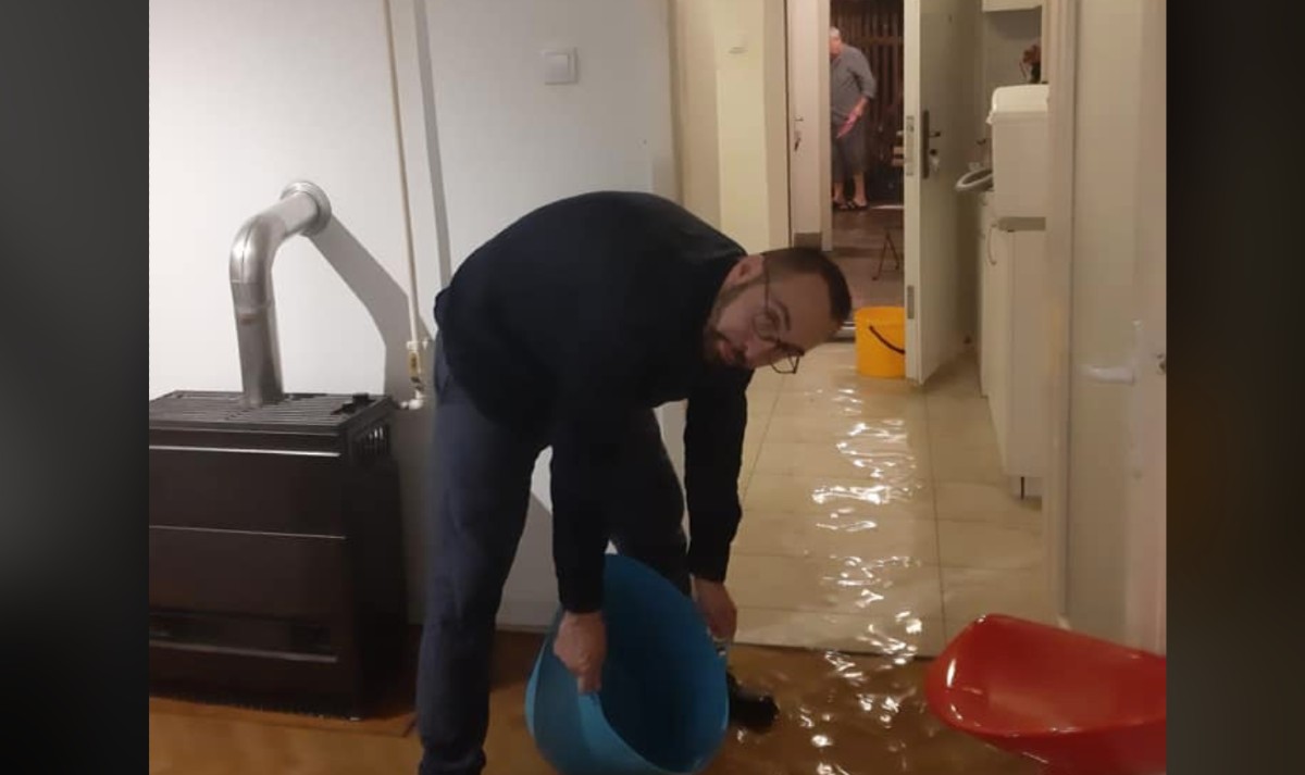 FOTO Tomašević pomogao susjedu s poplavom pa poručio: Teška godina za Zagreb