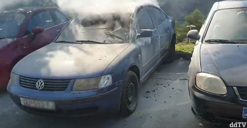 VIDEO Izgorio auto kod Dubrovnika