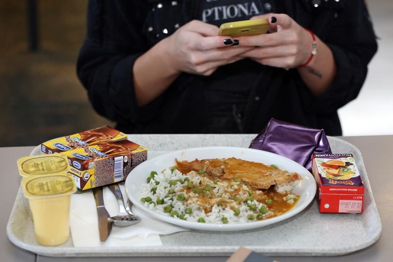 Studenti uplaćivali na aplikaciju za menze. Sad ne mogu do novca, tvrtka će u stečaj?