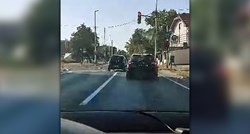 VIDEO Divljak u Velikoj Gorici preko pune crte obilazi auto koji stoji na semaforu