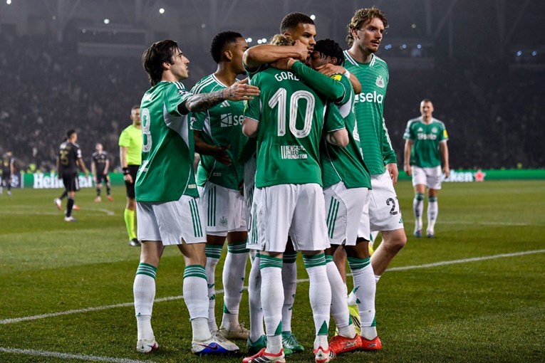 VIDEO Newcastle razbio hit-momčad Lige prvaka. Napadač zabio četiri gola u 43 minute