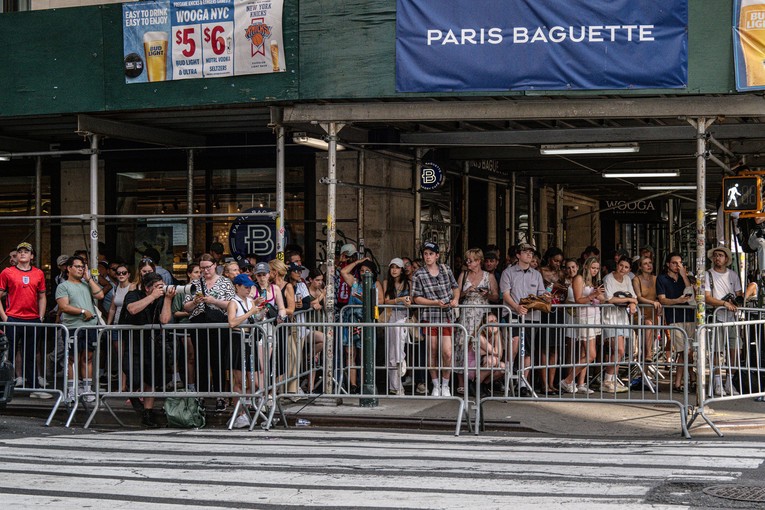 Pekara dijelila deserte fanovima Taylor Swift ispred Madison Square Gardena