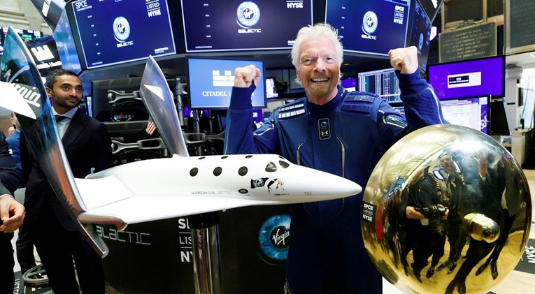 Virgin Galactic lansira prvi svemirski turistički let, putnici su starac i dvije žene