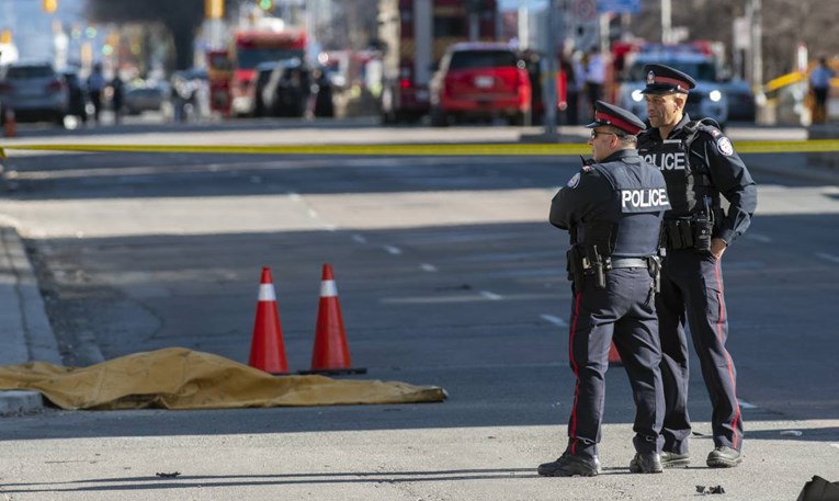Policija u Kanadi pucala na otmičarov kamionet, poginulo jednogodišnje dijete