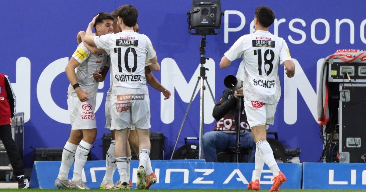 Povijesni uspjeh za klubove iz mjesta s ukupno 30.000 ljudi. Igrali su za prvi trofej