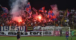 Hajduk kažnjen s 50 tisuća kuna zbog neprimjerenog skandiranja i bakljade u Puli