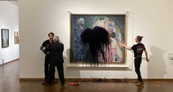 Aktivisti prosvjedovali u bečkom muzeju, Klimtovu sliku zalili crnom tekućinom