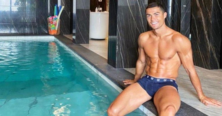 Cristiano na Facebooku objavio fotografiju s bazena i opisao život s koronom