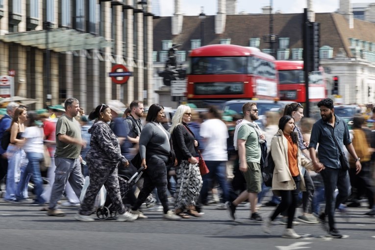 Britanija želi smanjiti ovisnost o stranim radnicima, objavila plan