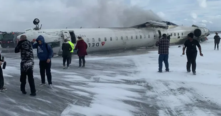 Incident na aerodromu u Torontu. Avion se preokrenuo prilikom slijetanja