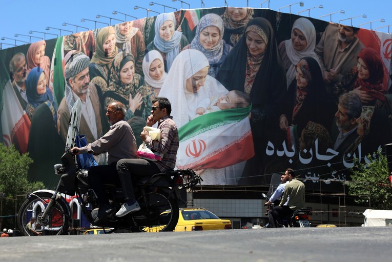 Iranski predsjednik naredio ponovno otvaranje međunarodnog pristupa internetu