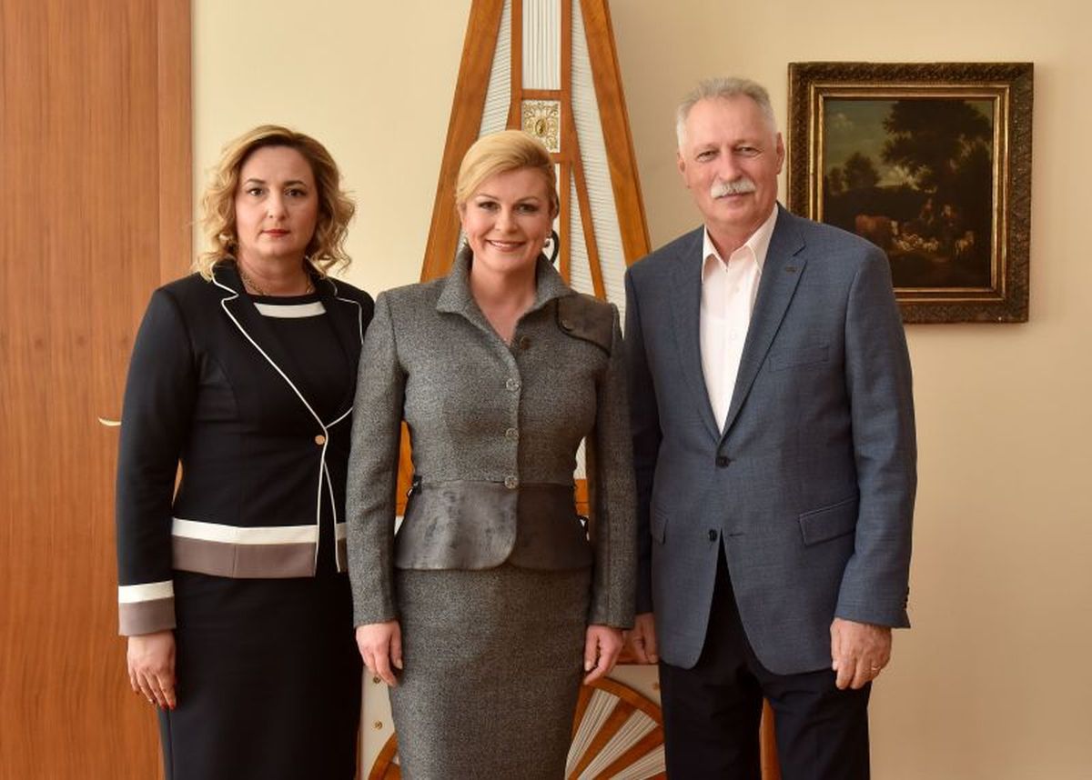 Kolinda primila sindikate učitelja, pričala im o nagrađivanju najboljih učitelja