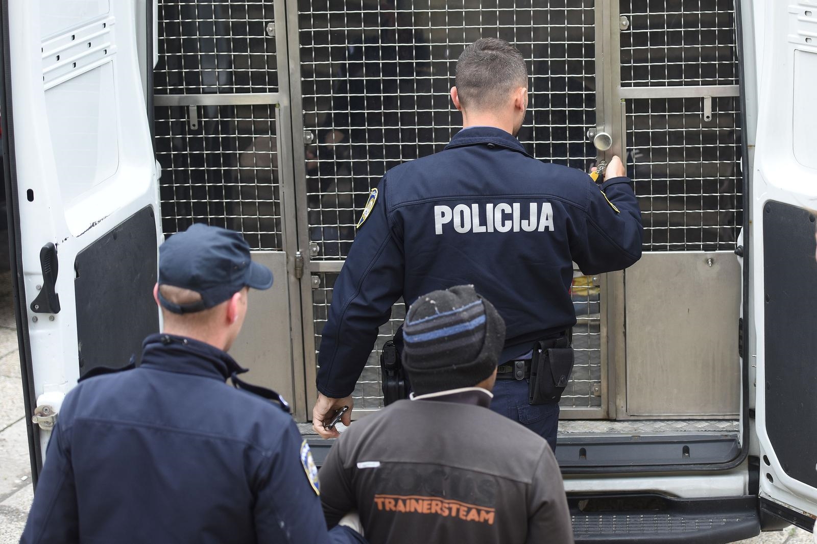 Sirijci krijumčarili migrante po Hrvatskoj. Uhvaćeni su kod Zadra