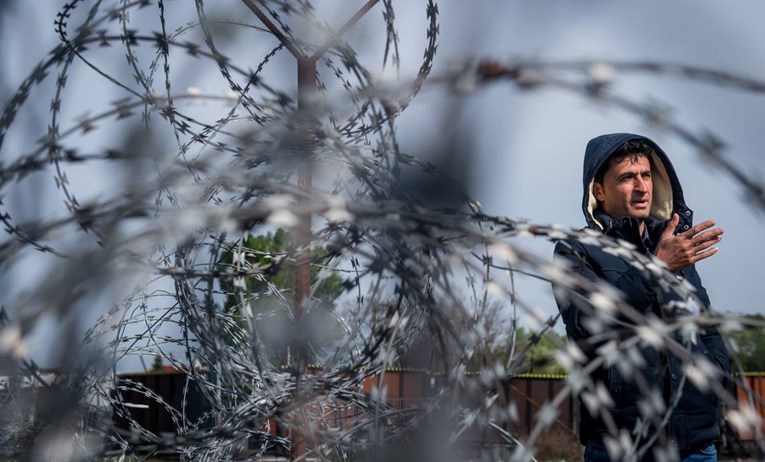 Mađarska neće dopustiti migrantima traženje azila na granici, UNHCR se protivi