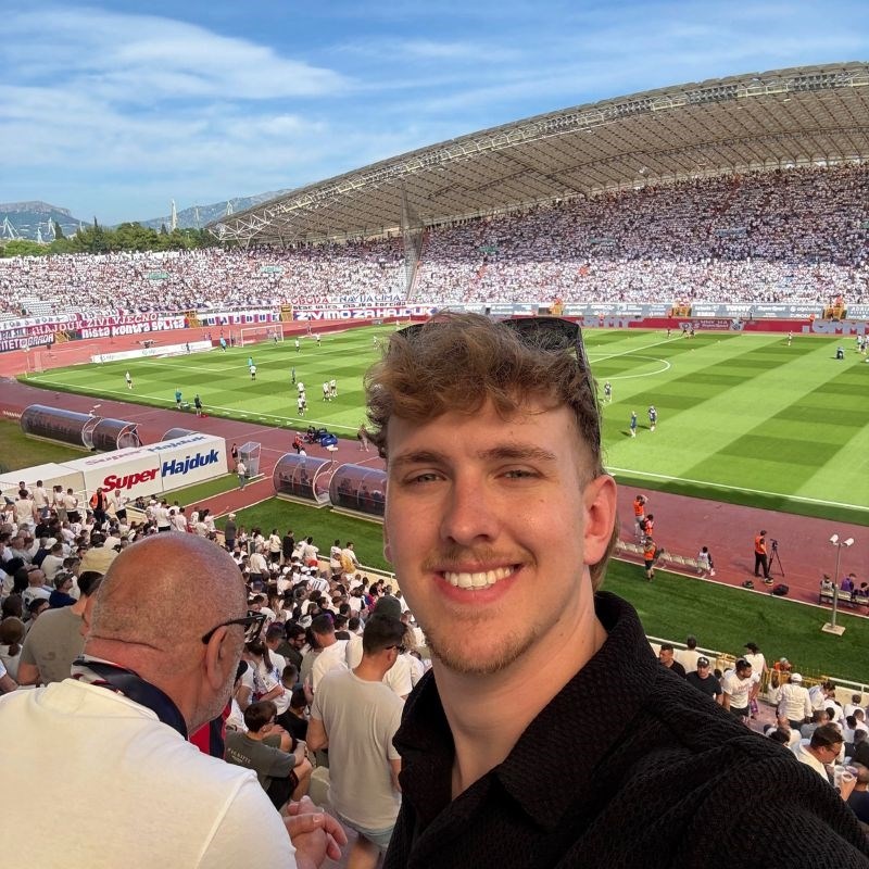 Poznati influencer nahvalio Split, derbi i Hrvatsku. Hajdukovci ga proklinju