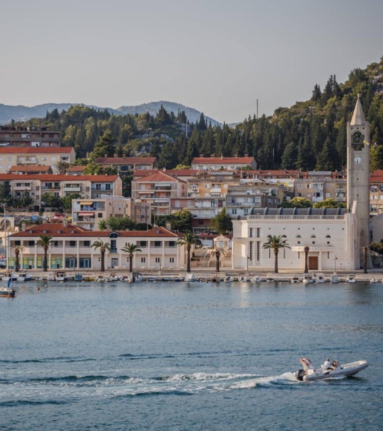 ANKETA Jesu li Ploče najružniji grad na Jadranu?