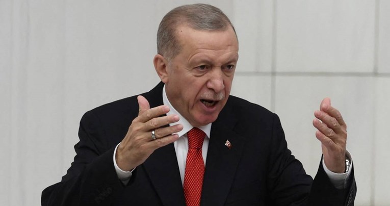Erdoganovi protivnici vode na izborima u Turskoj