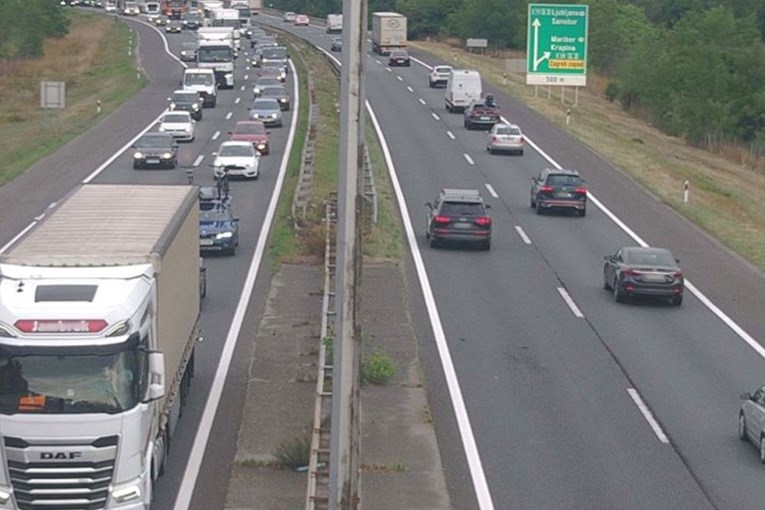 Biciklist na autocesti kod Rijeke, gužva na zagrebačkoj obilaznici