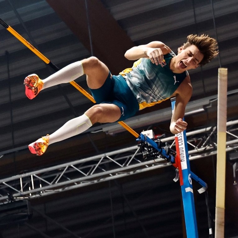 Duplantis opet srušio svjetski rekord. Pogledajte najviši skok s motkom u povijesti