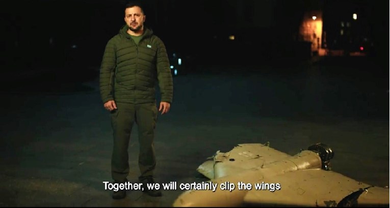 VIDEO Zelenski stoji u mraku pored srušenog drona: "Nećete nas slomiti"
