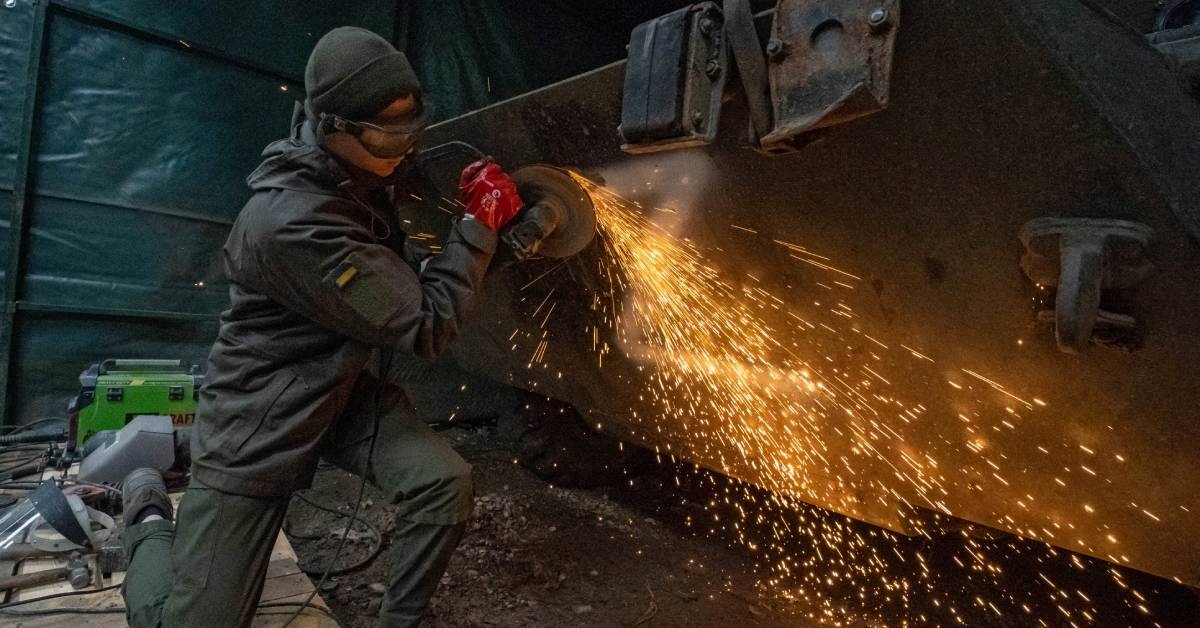 U češkoj industriji oružja zbog rata fali radnika. Zaposlit će Ukrajince?