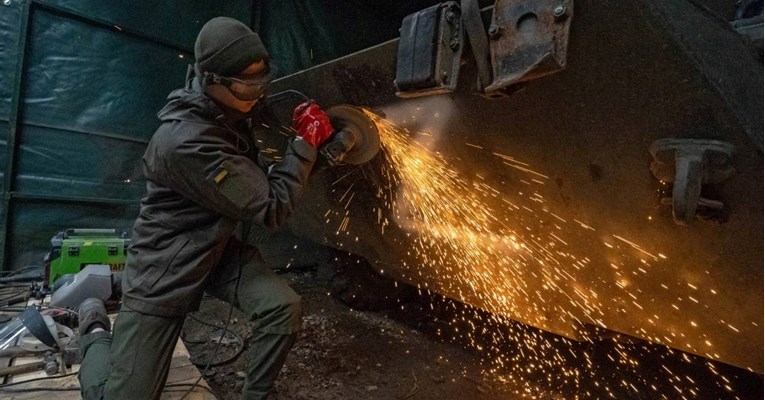 U češkoj industriji oružja zbog rata fali radnika. Zaposlit će Ukrajince?