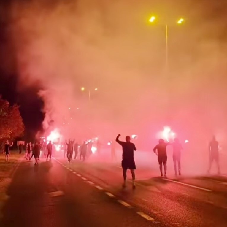 VIDEO Ovako su navijači dočekali bus s igračima Dinama u zagrebačkom Botincu