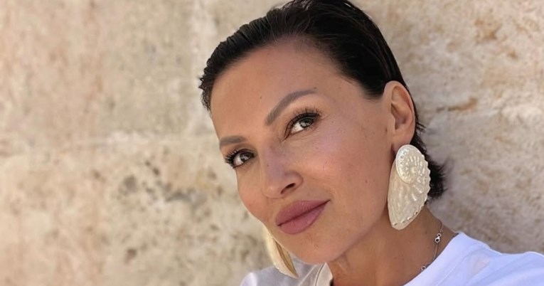 "Tako šik": Nina Badrić pokazala kako se nosi hit detalj ljeta