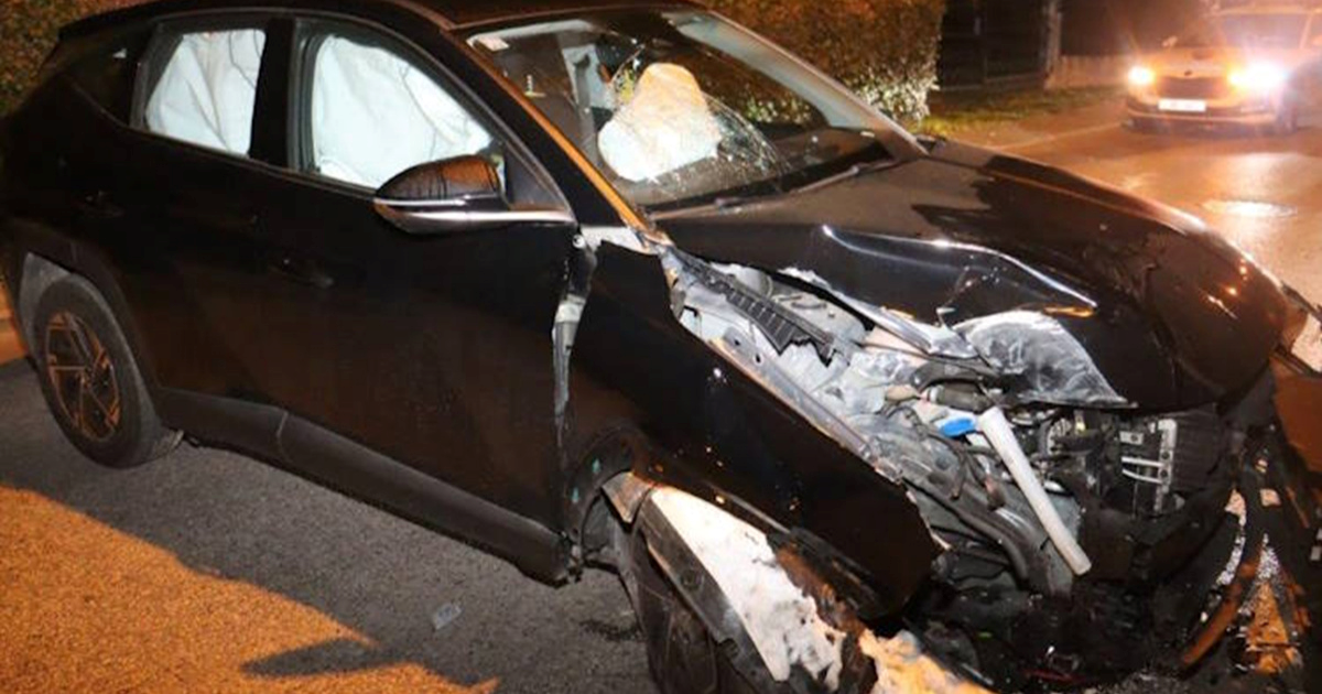 FOTO Pijani vozač se u Zagrebu zabio u stup i dvorišnu ogradu