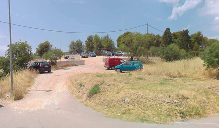 U Šibeniku pijan gurao auto. Nije dobro završilo