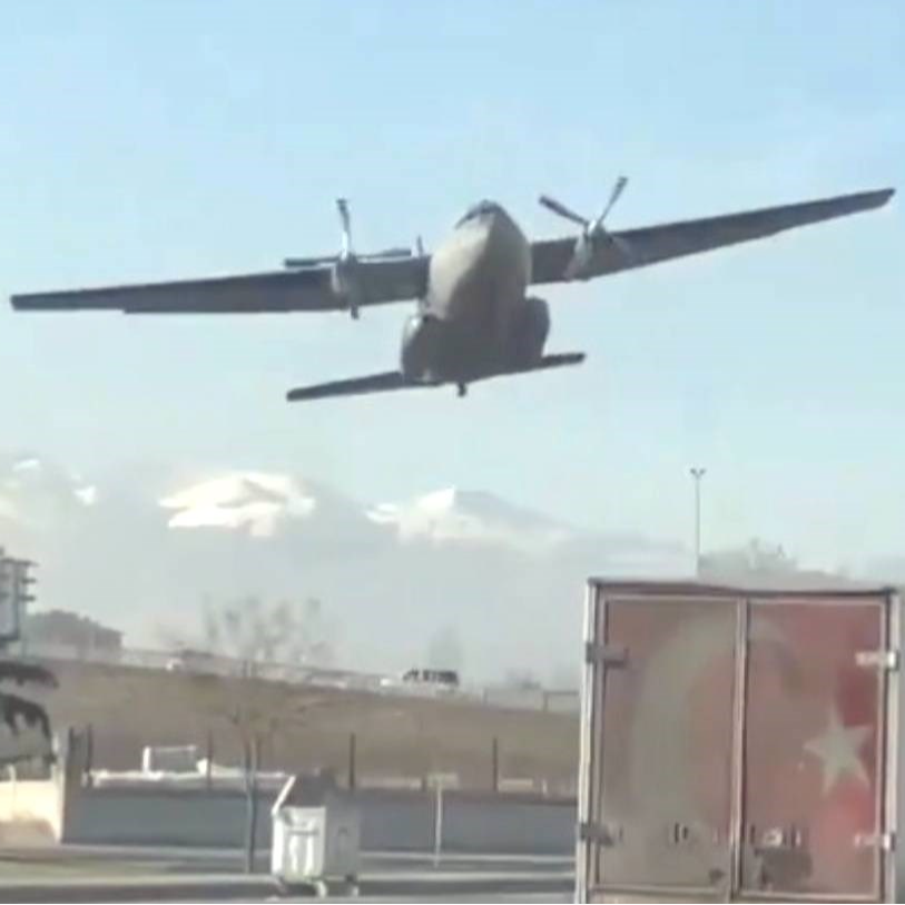 VIDEO Vojni avion prisilno sletio u Turskoj, objavljena dramatična snimka