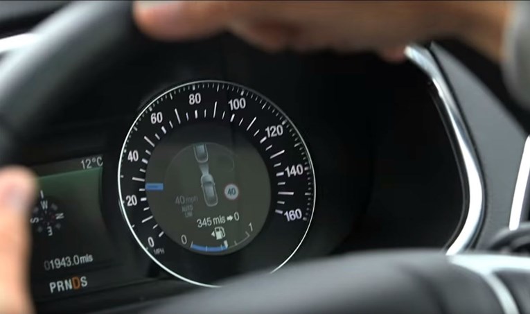 Hoće li novi automobili imati upozorenje za prekoračenje brzine?