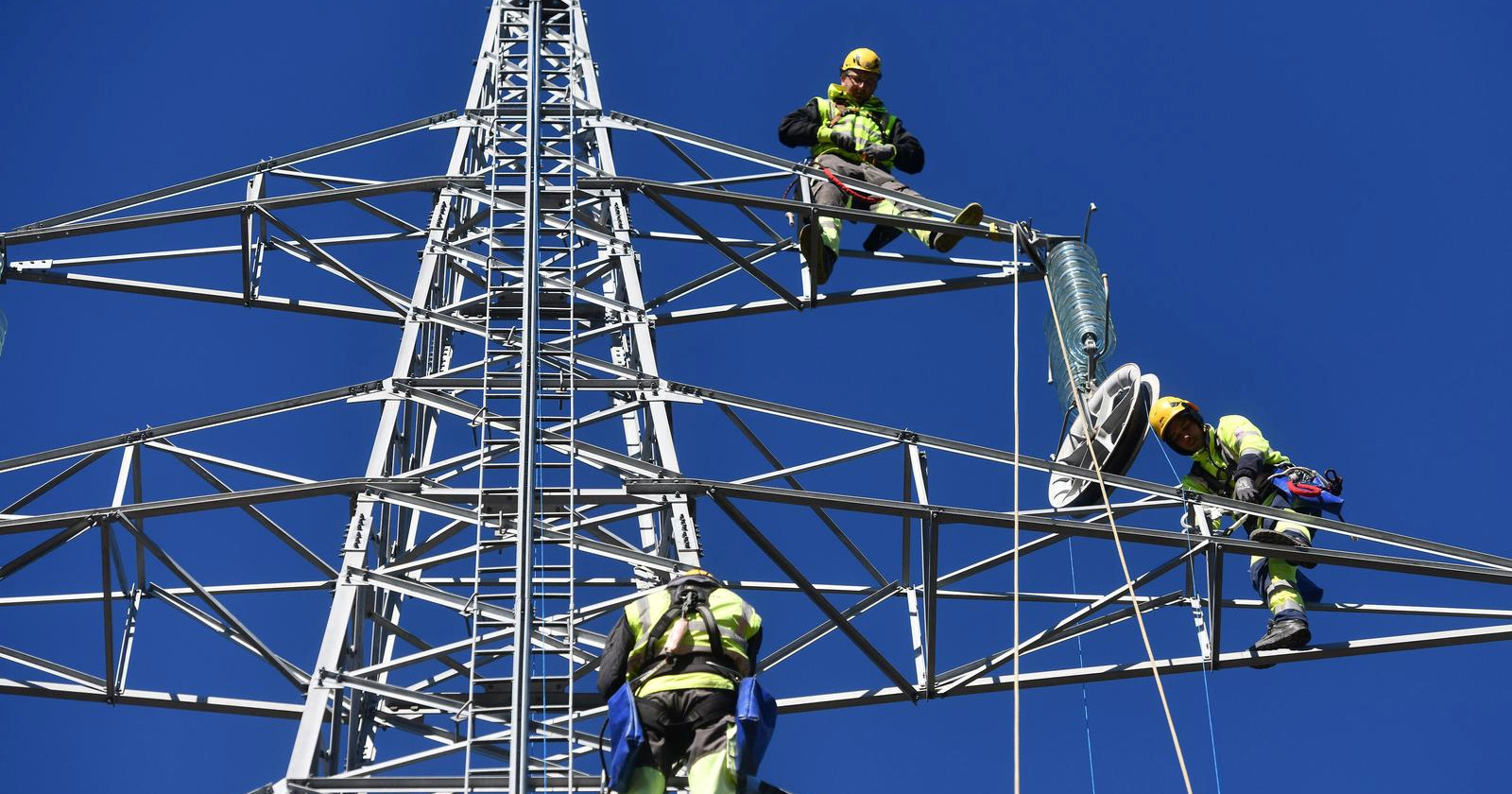 HEP daje 195 stipendija za učenike i studente