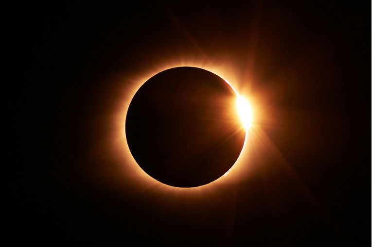 Pomrčina Sunca pa kiša meteora. U samo 24 sata 3 nebeska spektakla iznad Hrvatske