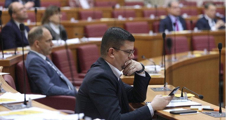 Sabor sutra glasa o tome da osobe s invaliditetom oslobodi plaćanja sudskih pristojbi
