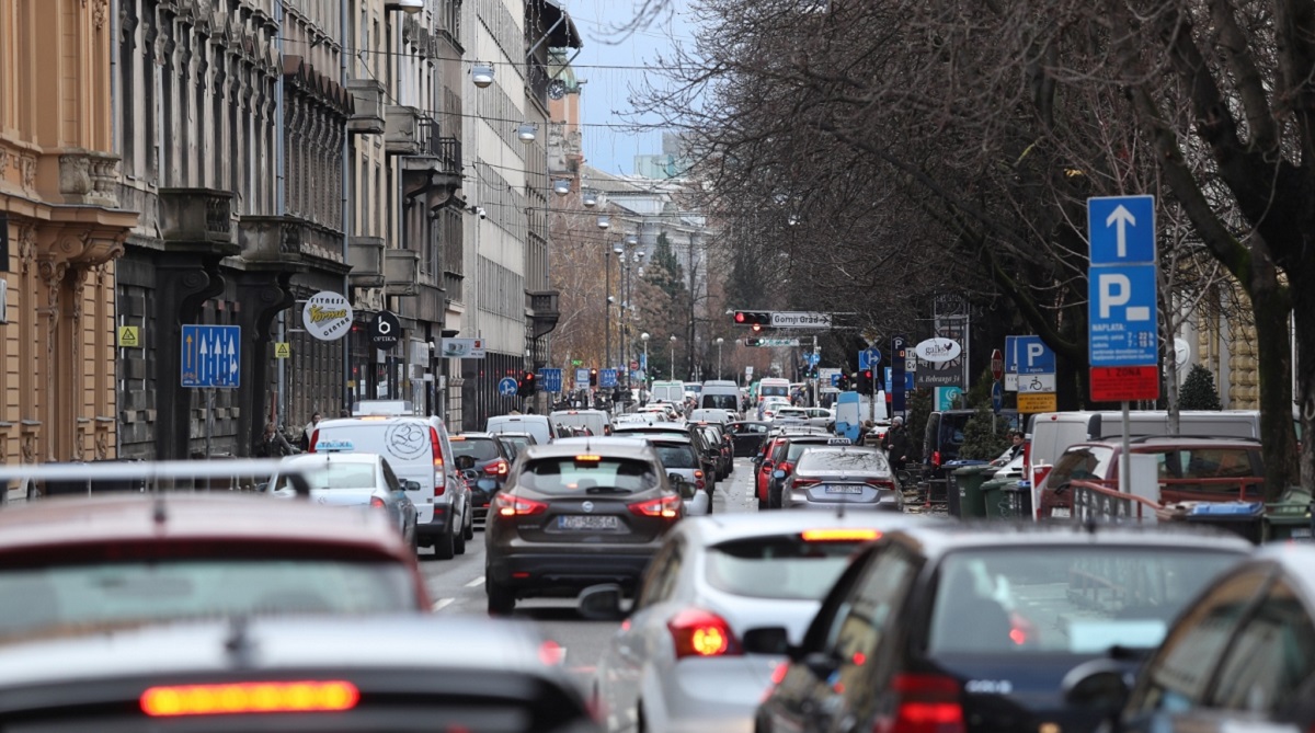 Zagrebačka policija: Aute koristite samo u hitnim situacijama