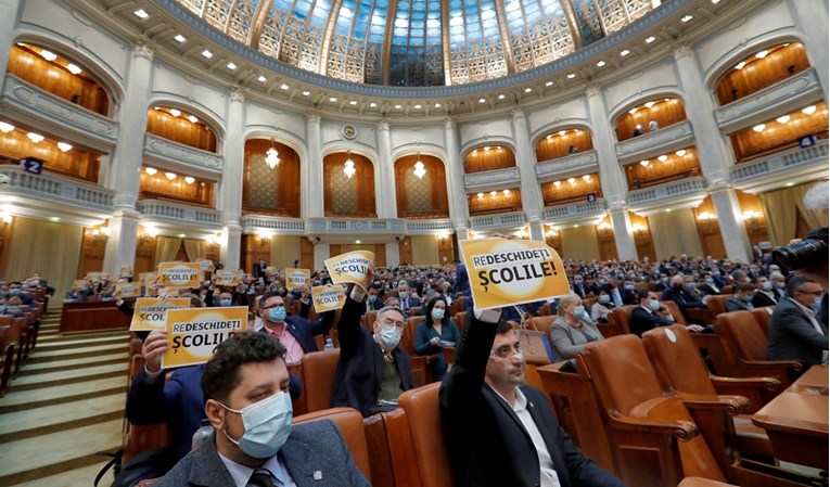 Rumunjska vlada preživjela glasanje o povjerenju u parlamentu